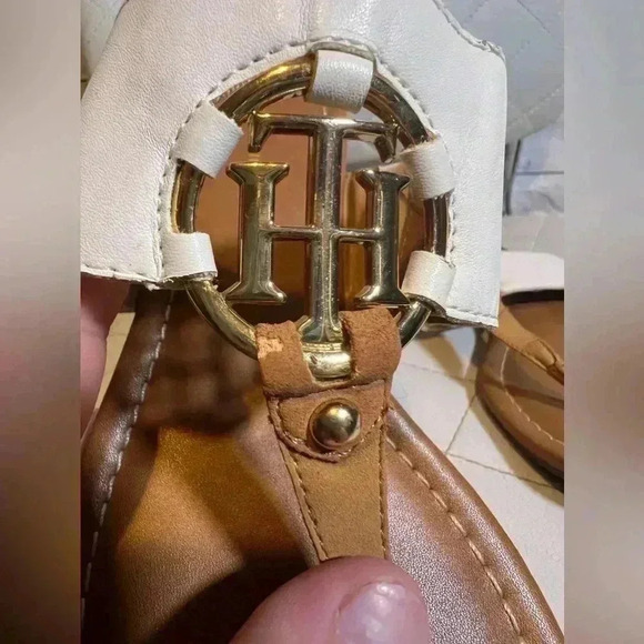 Tommy Hilfiger White And Brown Logo Sandles - Picture 6 of 8